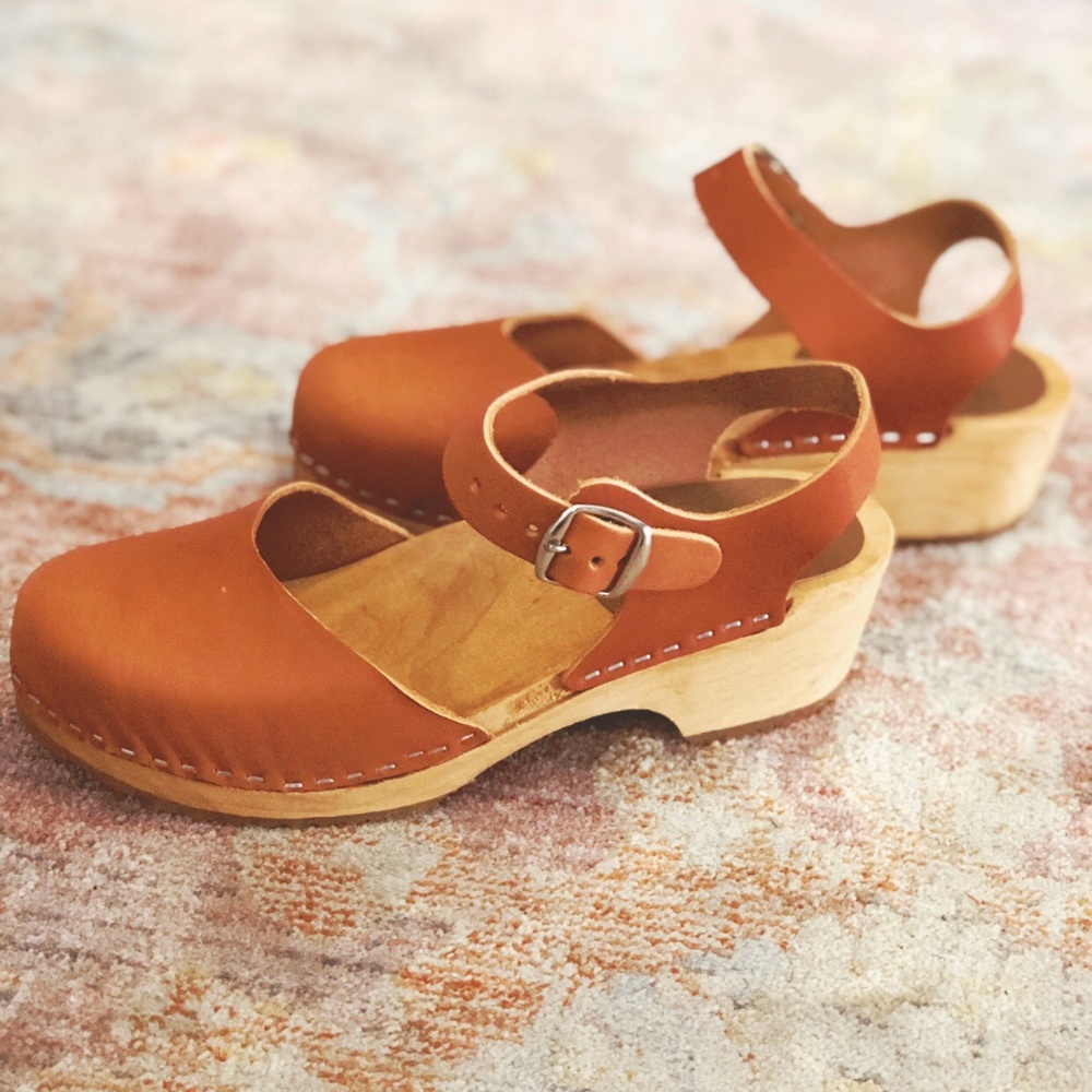 MIA Sofia Clogs- Luggage Size 6